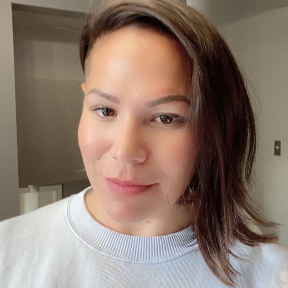 Meet your Posher, Vanessa - Picture 2 of 2